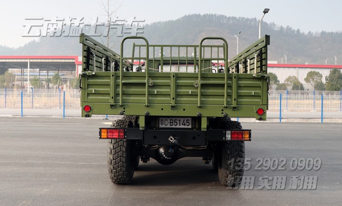 東風六驅尖頭卡車,六驅越野卡車,六驅長頭貨車,東風6*6卡車,EQ2100,3.5噸長頭貨車,東風四驅六驅越野車