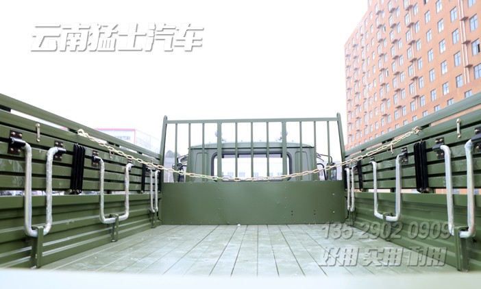 東風六驅尖頭卡車,六驅越野卡車,六驅長頭貨車,東風6*6卡車,EQ2100,3.5噸長頭貨車,東風四驅六驅越野車