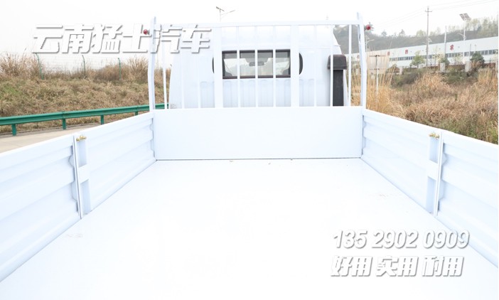 4*4東風卡車,輕型卡車,越野卡車,東風雙排卡車,3噸小型卡車,貨箱4.2米