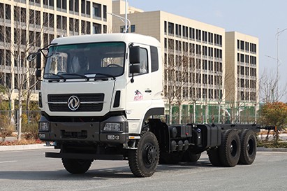 東風(fēng)400馬力越野專用車底盤_六驅(qū)重卡后八輪底盤_定制化特種車底盤改裝